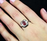 Великолепное серебряное кольцо с рубином и черными шпинелями