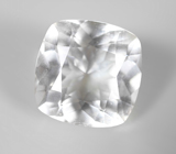 Чистейший бесцветный скаполит 7,81 карата 