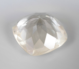 Чистейший бесцветный скаполит 7,81 карата 