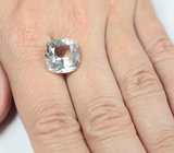 Чистейший бесцветный скаполит 7,81 карата 