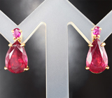 Золотые серьги с крупными насыщенными рубинами 7,55 карата и яркими «неоновыми» сапфирами