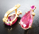 Золотые серьги с крупными насыщенными рубинами 7,55 карата и яркими «неоновыми» сапфирами