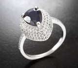Стильное серебряное кольцо с насыщенно-синим сапфиром