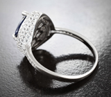 Стильное серебряное кольцо с насыщенно-синим сапфиром