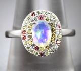 Серебряное кольцо с ограненным эфиопским опалом и разноцветными сапфирами бриллиантовой огранки