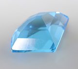 Голубой Swiss топаз авторской огранки 4,66 карата