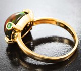 Кольцо с кристаллическим черным опалом 4,33 карата и цаворитами