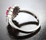 Праздничное серебряное кольцо с рубином и разноцветными сапфирами бриллиантовой огранки