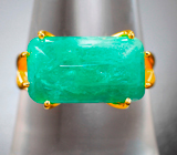 Золотое кольцо с крупным полихромным уральским изумрудом авторской формы 6,7 карата