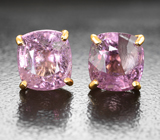 Золотые пусеты с крупными розовато-пурпурными шпинелями 3,42 карата