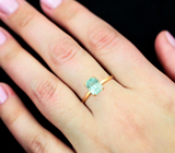 Золотое кольцо с "неоновым" мятно-зеленым уральским изумрудом 1,45 карата