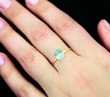 Золотое кольцо с "неоновым" мятно-зеленым уральским изумрудом 1,45 карата