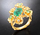 Золотое кольцо с невероятной красоты уральским изумрудом высоких характеристик 2,15 карата, цаворитами и бриллиантами