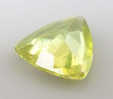 Желтовато-зеленый cфен 0,71 карата 