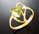 Золотое кольцо c ярким сфеном редкой огранки 2,81 карата