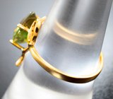 Золотое кольцо c ярким сфеном редкой огранки 2,81 карата