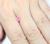 Неоново-розовая шпинель 0,49 карата 