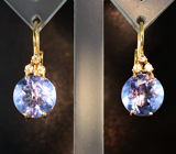 Золотые серьги с флюоритами со сменой цвета 12,08 карата и лейкосапфирами