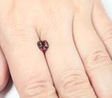 Оранжевато-красная шпинель 1,07 карата