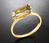 Золотое кольцо c золотистым сфеном редкой огранки 3,06 карата