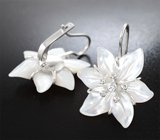 Серьги с резным перламутром 14,61 карата и лейкосапфирами