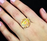 Золотое кольцо с роскошным опалом 3,46 карата и бесцветными цирконами