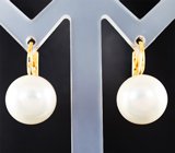 Золотые серьги с крупным морским жемчугом кремово-розового люстра 22,23 карата