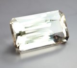 Крупный скаполит высокой чистоты 13,3 карата 