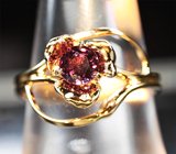 Золотое кольцо с чистейшим гранатом с контрастной сменой цвета 0,74 карата