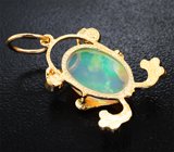 Золотой кулон "Лягушонок" с кристаллическим опалом 3,15 карата и "неоновыми" уральскими изумрудами