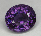 Кольцо с фиолетовой шпинелью и бриллиантами Золото