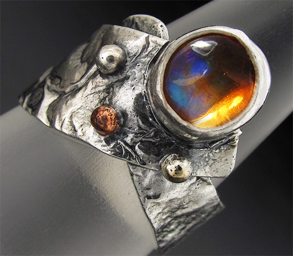 Кольцо с мексиканским кристаллическим опалом