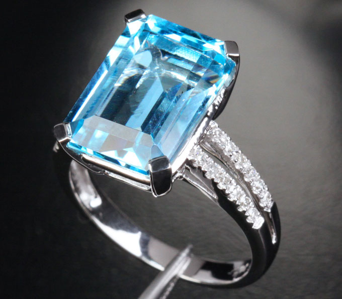 кольца с большими камнями. кольцо с большим голубым камнем. кольцо с большим голубым камнем. кольцо с синим камнем. кольцо с большим голубым камнем.